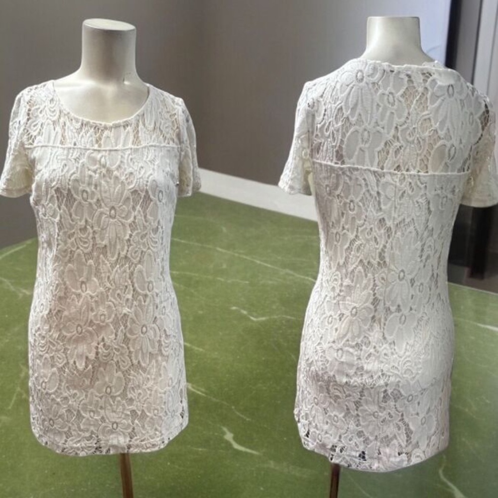 Hollister, Woman, Dress Mini, Ivory, Sz S, Floral nylon fabric,Short Sleeve.!